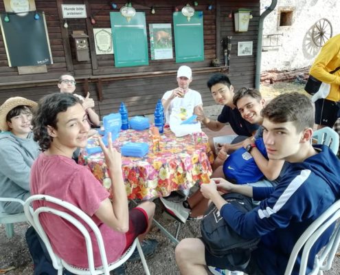 67464570_2430048730413648_8652700123077279744_n